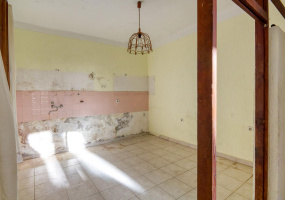 Pula, Istarska županija, Hrvatska, 5 Rooms Rooms,1 BathroomBathrooms,Apartment,For Sale,1282