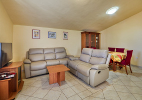 Pula, Istarska županija, Hrvatska, 3 Rooms Rooms,1 BathroomBathrooms,House,For Sale,1296