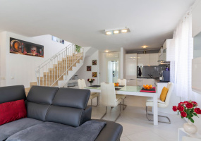 Pula, Istarska županija, Hrvatska, 4 Broj soba Broj soba,2 KupaonicaKupaonica,Stan,Prodaja,1439